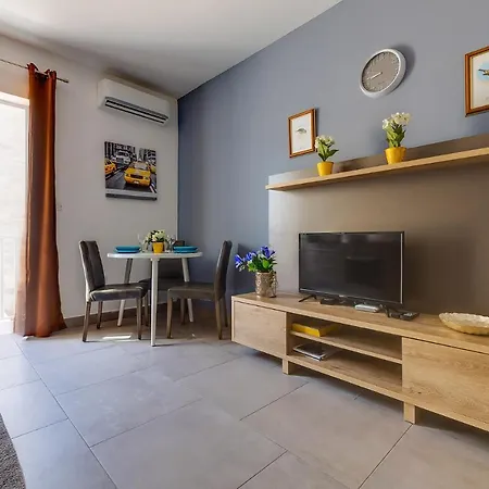 Modern In A Top Location